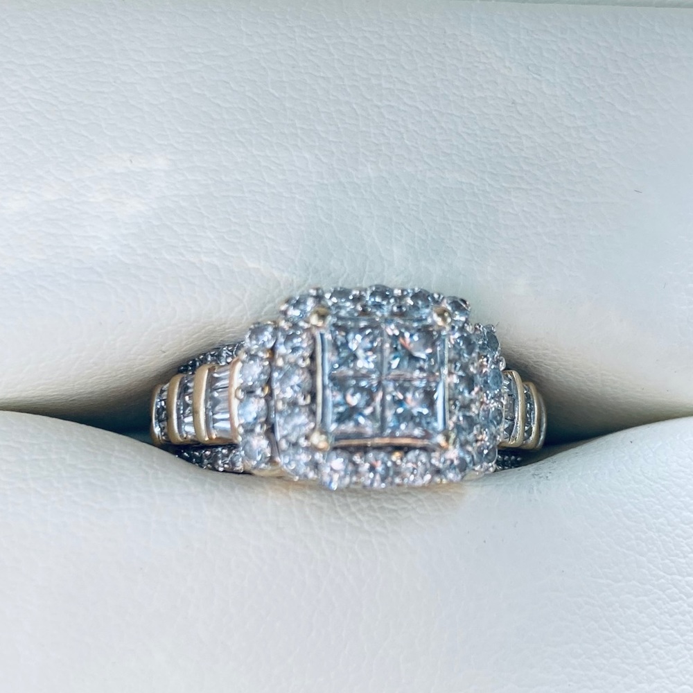 2ct Yellow gold & diamond  engagement ring
